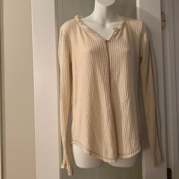 Hem & Thread Top - Picture 2 of 4